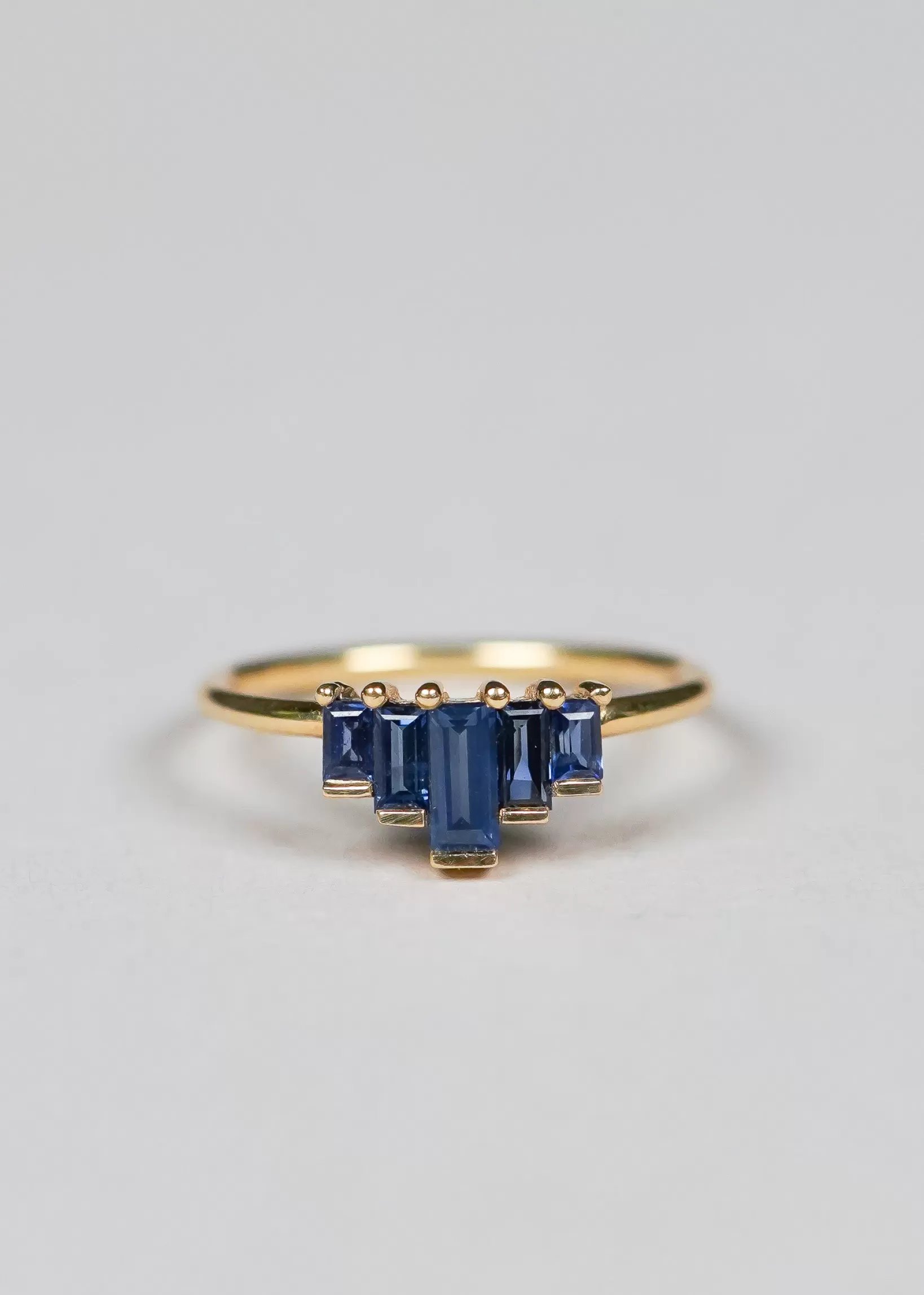 Store Artëmer Artemer Sapphire Baguette Ring