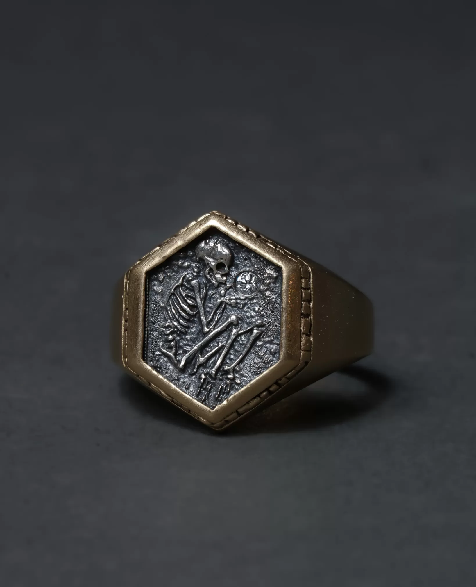 Fashion DMD Metal Gold Shallow Grave Signet