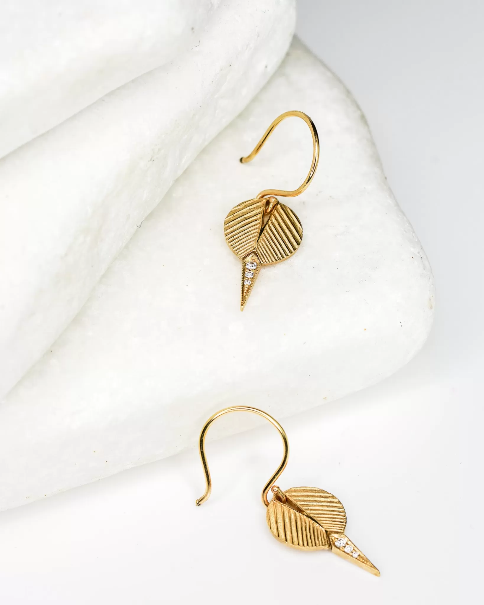Online DMD Metal White Diamond Palum Drop Earrings